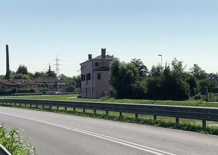 Pecore Ribelli Farmház